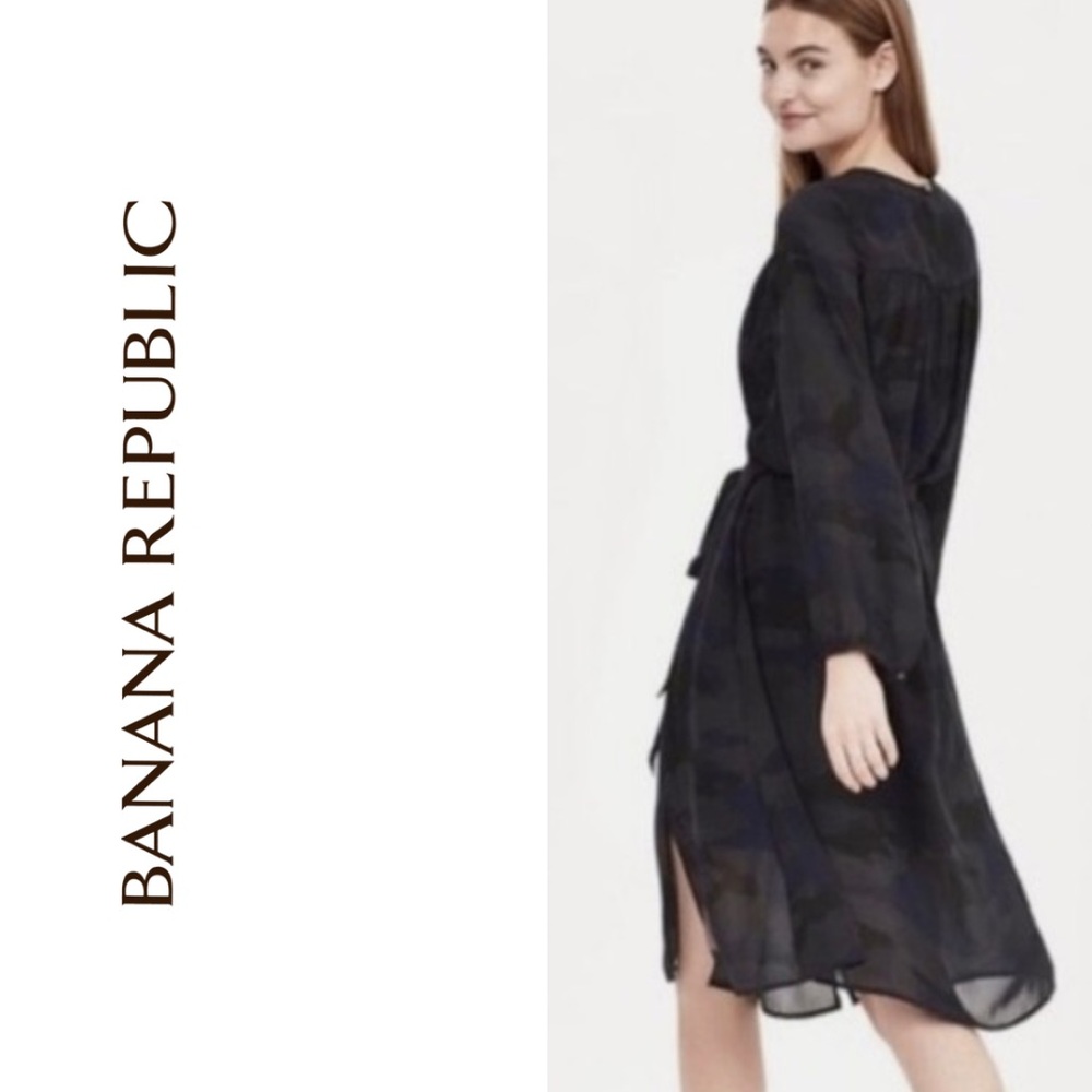Banana Republic Dark Patterned Women's Robe